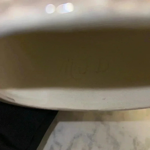 Vintage Glazed Ceramic Girl Figurine - Picture 3 of 3